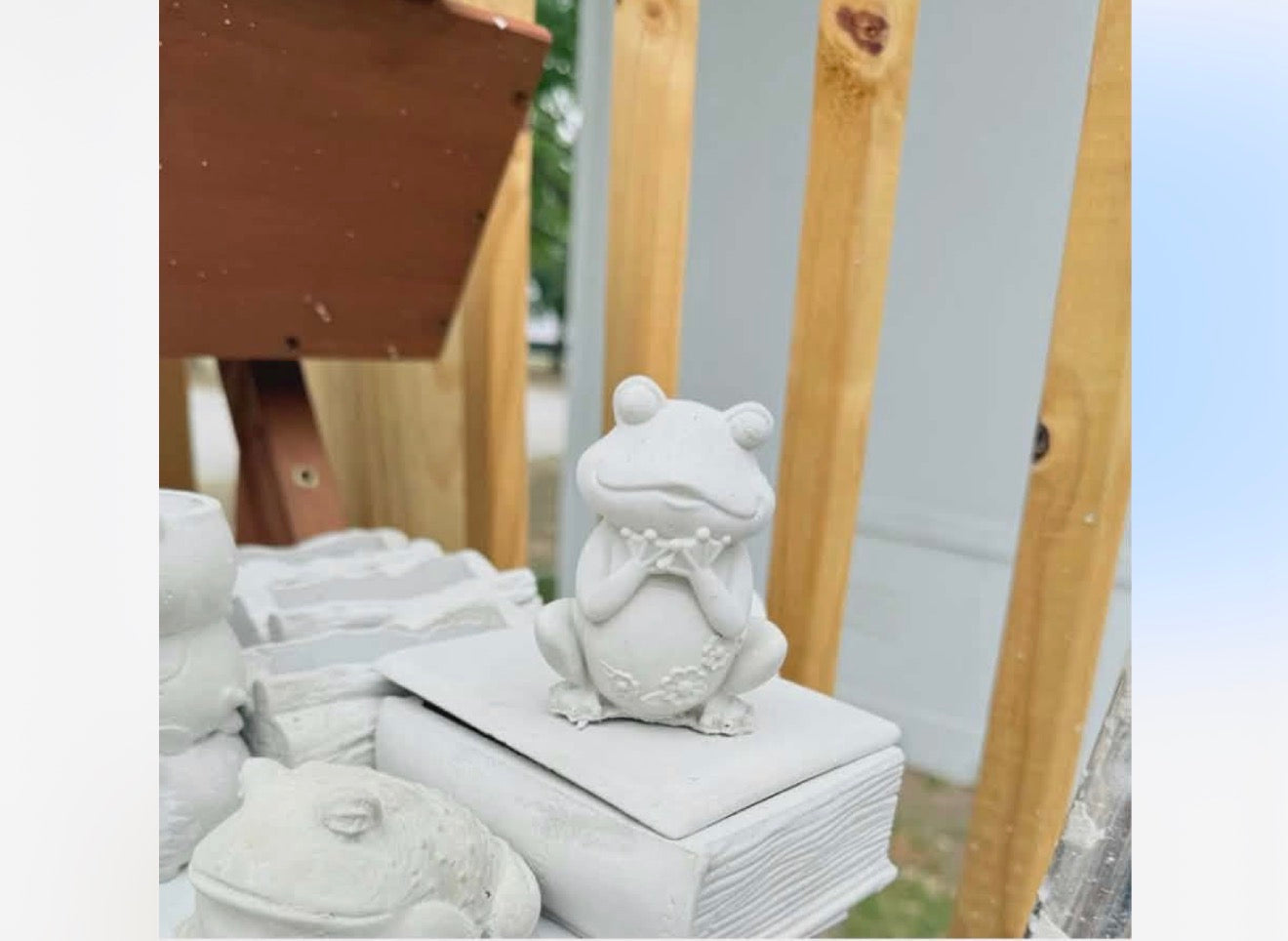 Cement Frog Fairy Garden Decor  3 1/2”