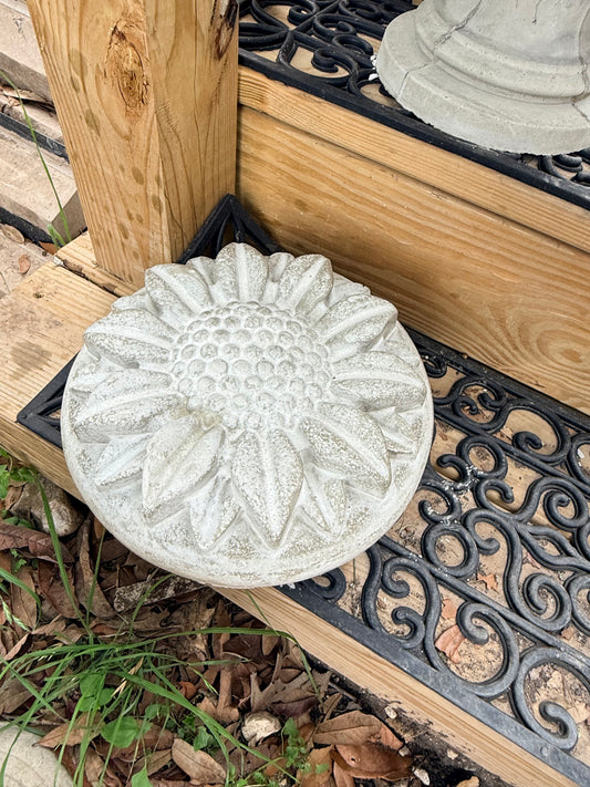 🌻 Handmade Sunflower Stepping Stone 🌻 10”
